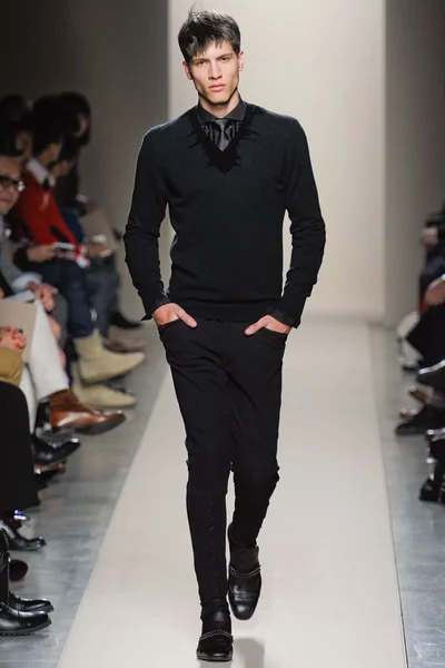 Look 32